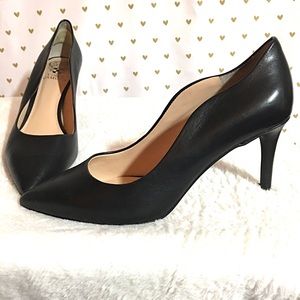 Vince Camuto Black Scalloped Edge Heels Size 9M